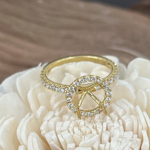 18k Yellow Gold Semi-Mount with 0.50ctw Natural Round Brilliant Diamonds - 8mm Setting - Fine Jewelry