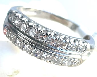Natural 0.25 ctw Diamonds set in Platinum ring Size 5
