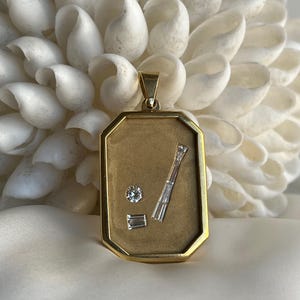 Vintage 18K Yellow Gold and Diamond Pendant