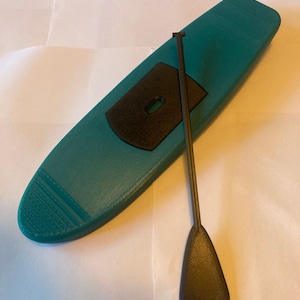 Miniatuur paddleboard op schaal 1/10