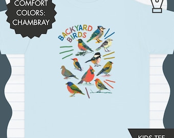 Camiseta infantil con estampado de aves de jardín y colores cómodos. Camiseta con estampado de naturaleza y vida silvestre.