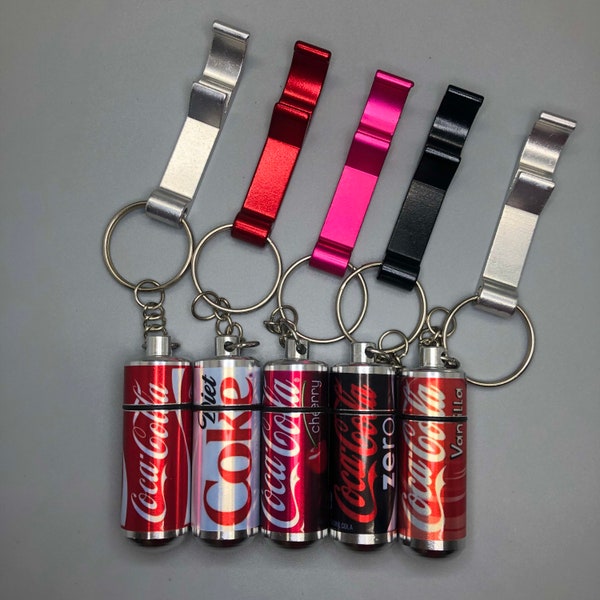 Mini Coca Cola Can Key Chains - Soda - Pill Box - avec ouvre-bouteille - 5 saveurs de Coca - Récipient en aluminium - Cadeau