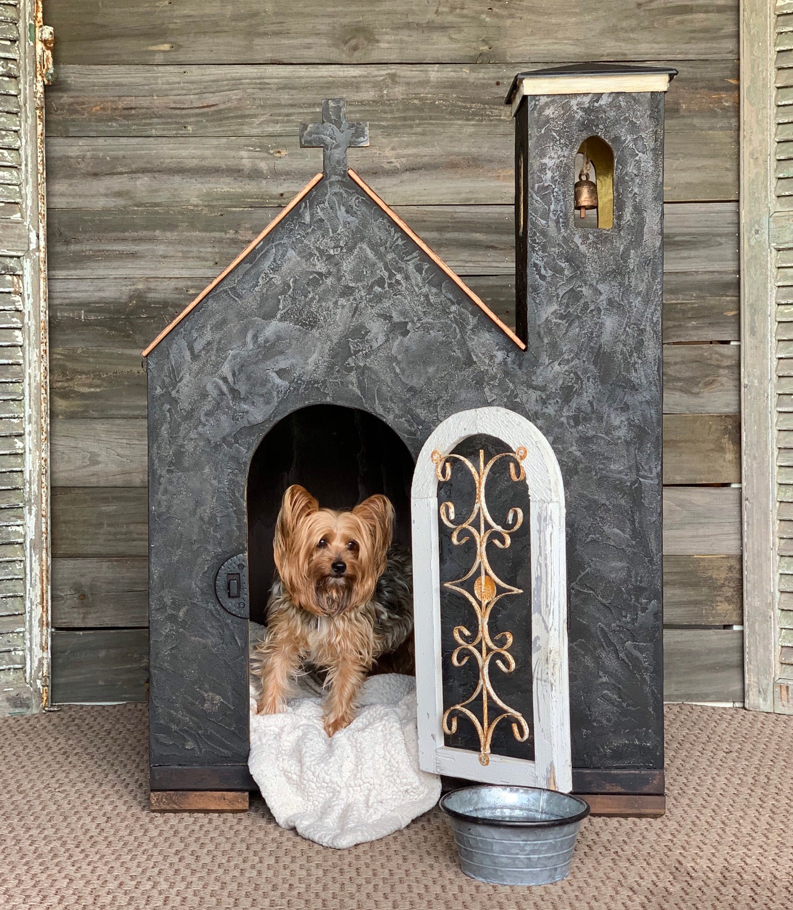 Cathedral dog kennel