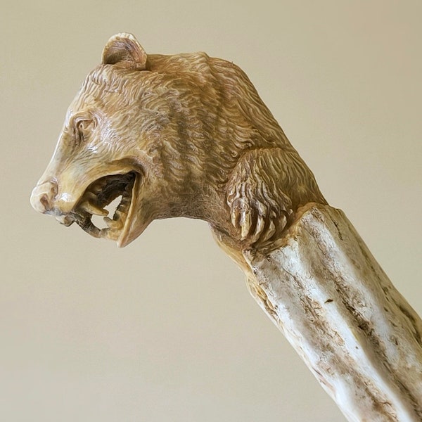 Manche de couteau en bois de cerf, ours sculpté (manche de canne)