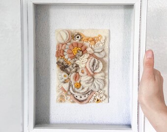 VENDIDO / SINESTESIA - Arte colorido enmarcado en fieltro. Textil orgánico en colores naturales y brillantes. Decoración de pared en fieltro húmedo y agujado.