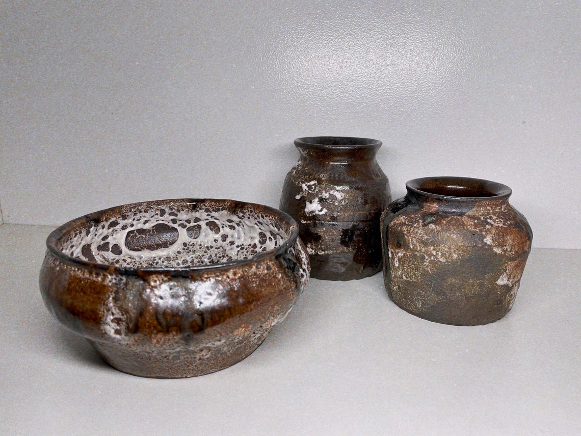 Kleine Vaas mit Shino und Ascheglasur antiker Look Brutalist