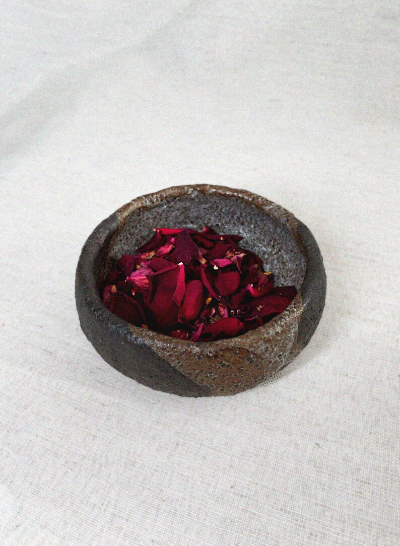 Small Earthy Hand Pinched Stoneware Bowl With Crater Surface From Shino Glaze Wabi Sabi Nature In Brown Pottery Jewelry Storage Jewelry Valresa Com