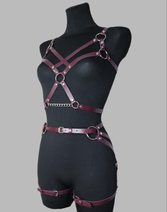 Waist Chain Belt Leather Body Harness Jewelry Cosplay Dominatrix BDSM NWT Amazon.com: Aiosy Punk Waist Chain Black Leather Body Chain  main image 2