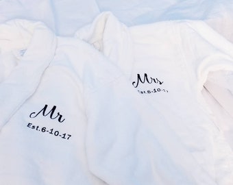 Couple Robes Personalized Robes Couples Gift 2 Robes Mr and Mrs Monogramed Personalized Matching Couples plush Robes Set of 2