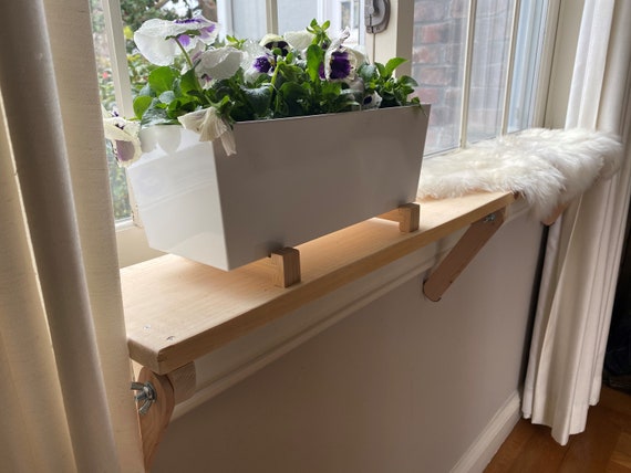 Fensterbank aus Holz: Werkzeugloses Blumenregal
