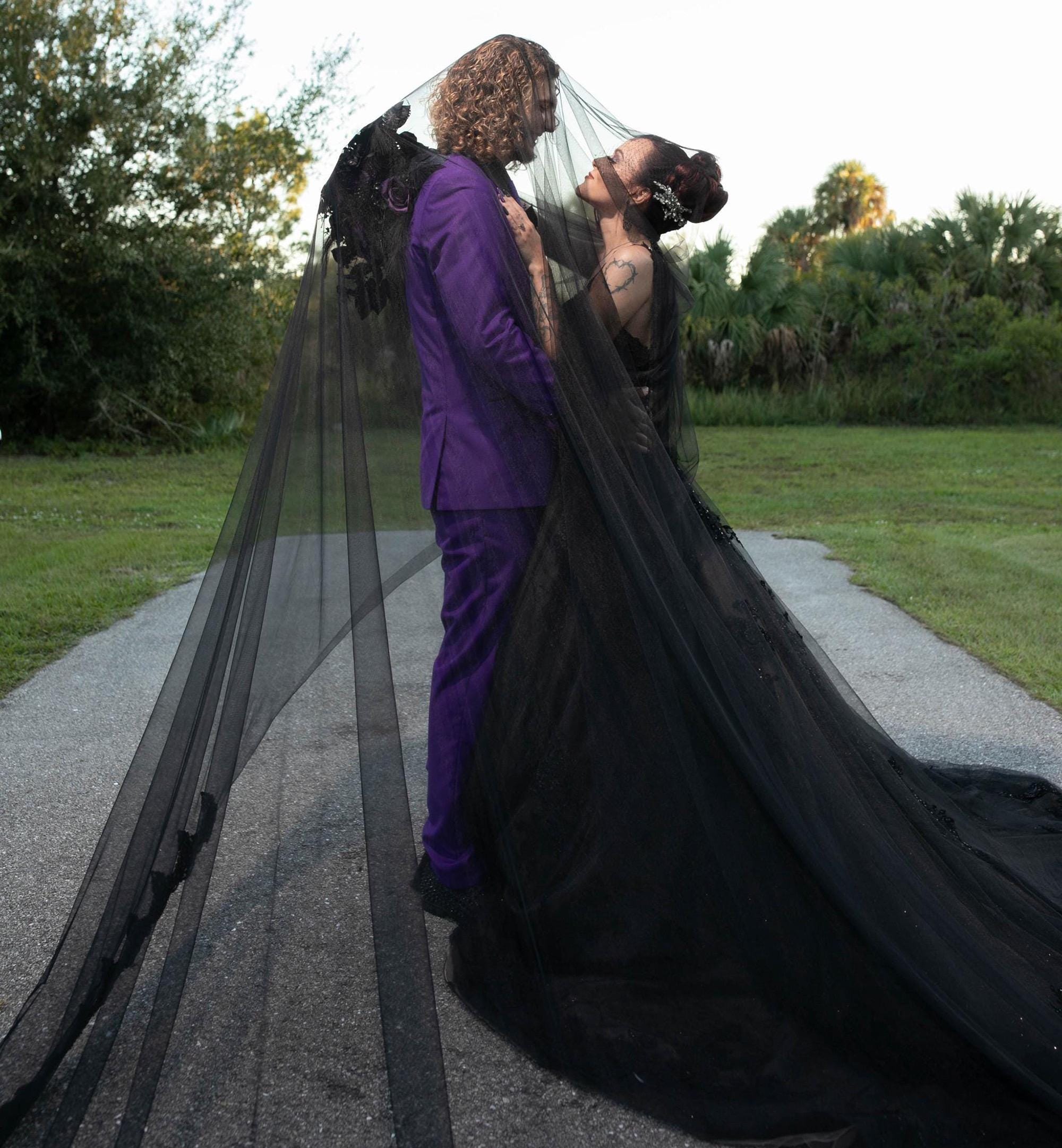 Bridal Gothic Train - Etsy display picture 1