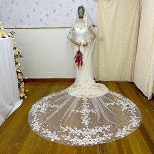 Soft Pink Lace Cathedral Wedding Veil: Elegant Rose Lace Edge