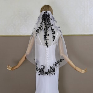 Black Vine Flower Lace Waist Bridal Wedding Veil Special top lace flower black white fingertip veil 1 lalyer off white veil wedding custom
