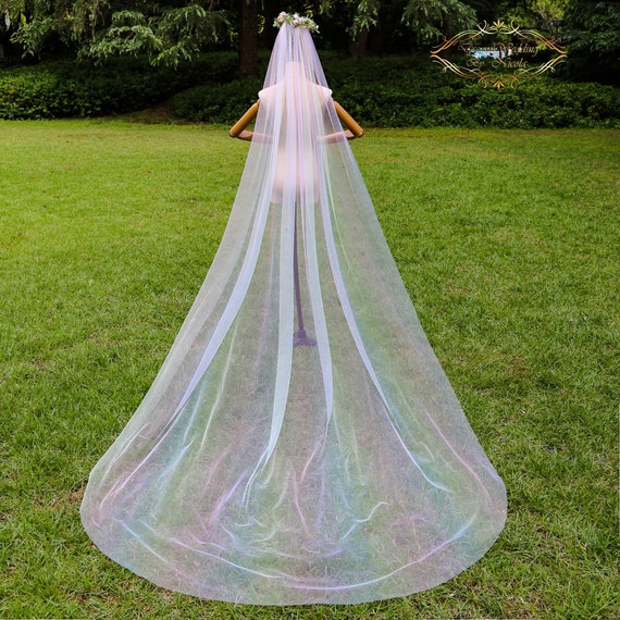 25 Colorful Wedding Veils For A Bright Touch - Weddingomania