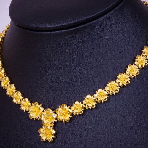 Flower Gold Choker Necklacey Necklace 