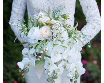 white flower bridal bouquet