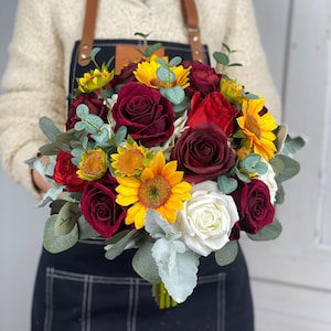Burgunder Sonnenblume Brautstrauß, Sonnenblume Hochzeitsstrauß, Burgunder Blumenstrauß, Boho Hochzeitsstrauß