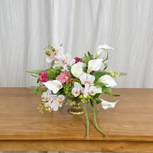White and Pink Summer Wedding Reception Centerpiece, Calla Lily and Orchids Guest Table Flowers, Morden Bridal Trends Head Table Flowers