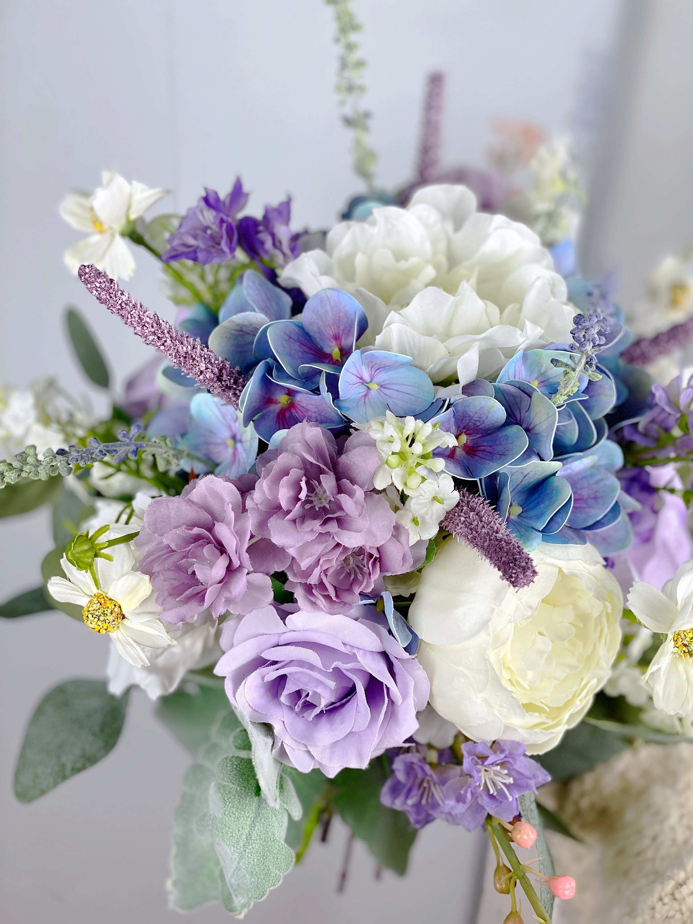 FGYZYP 4 rami di fiori di lavanda artificiali, 5 forchette, bouquet di fiori in plastica, con stelo lungo in finta lavanda, per casa, feste, matrimoni, interni ed esterni, 4 pezzi