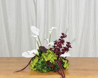 Calla Lily Anthurium Centerpiece, Burgundy Tropical Wedding Table Flowers, Summer Wedding Head Table Decor.