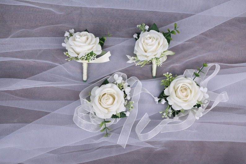 Elfenbensvit boutonniere för män, handledskorsage för brud, brudtärna, klassiska rustika vita boho bröllopsaccessoarer bild 1