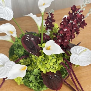 Calla Lily Anthurium Centerpiece, Burgundy Tropical Wedding Table Flowers, Summer Wedding Head Table Decor. image 4