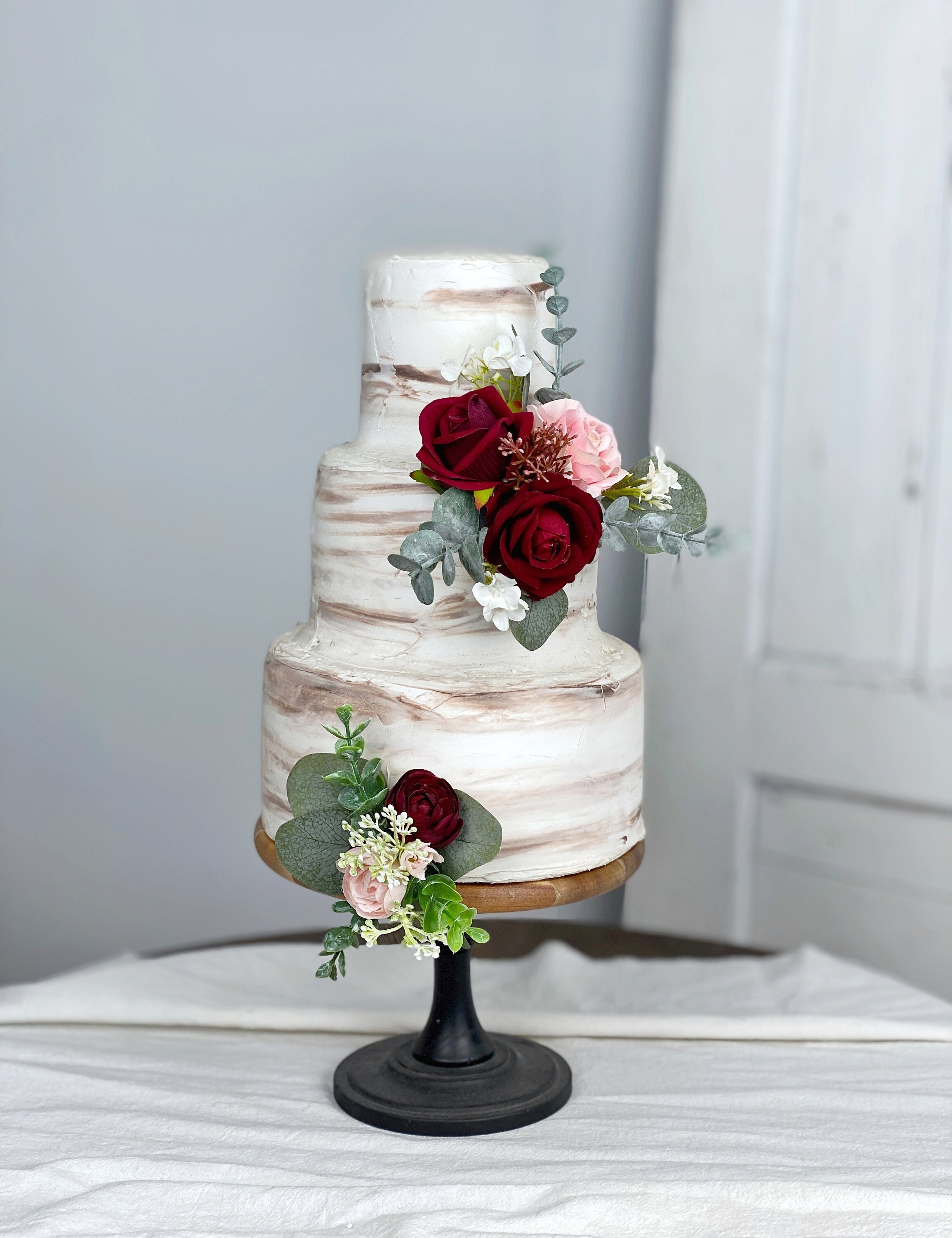 Lily White Wedding Cake – Burgundy | Imaginative Icing - Cakes -  Scarborough, York, Malton, Leeds, Hull, Bridlington, Whitby, Filey, and  across the UK