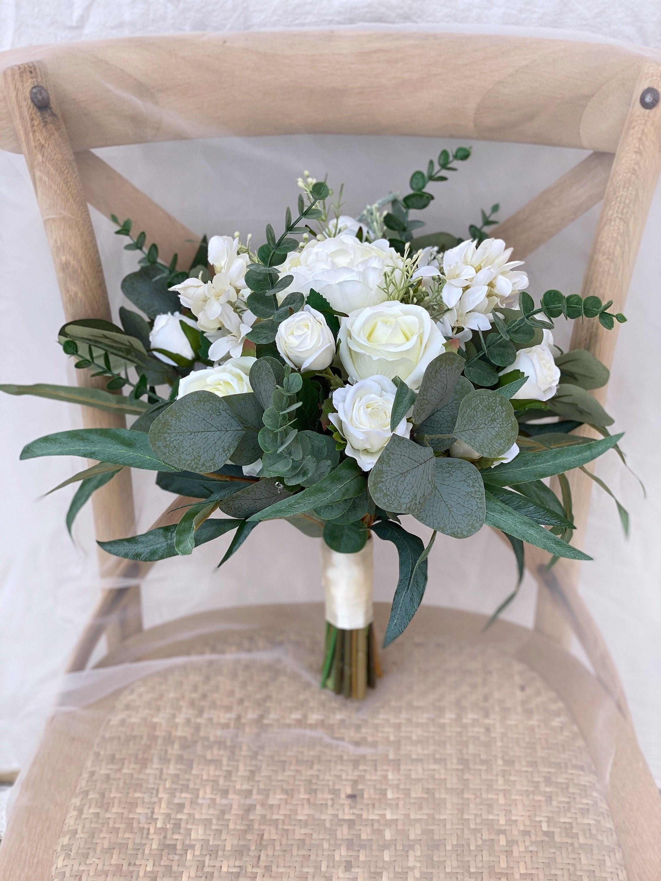 white bouquet roses