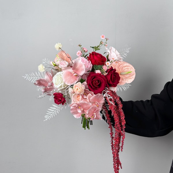 Rot und Rosa Asymmetrischer Seidenhochzeitsstrauß, Boho Brautblumen
