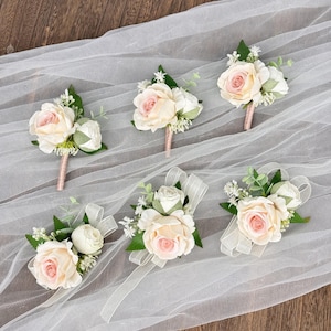 Dusty Pink Boutonniere for Men, Dusty Pink Wrist Corsage for Bridesmaid, Boho Wedding Accessories, Made with Roses and Baby&#39;s Breath