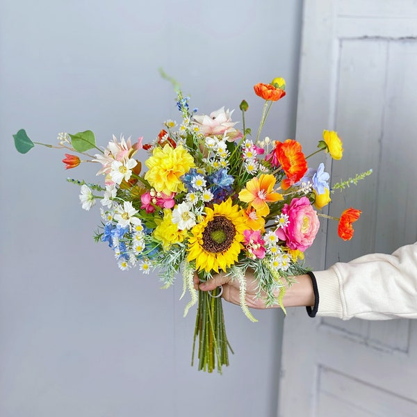 Bouquet de mariée de fleurs sauvages, bouquet de mariage coloré, bouquet de fleurs bohème, design en tournesols, marguerites, dahlias et renoncules