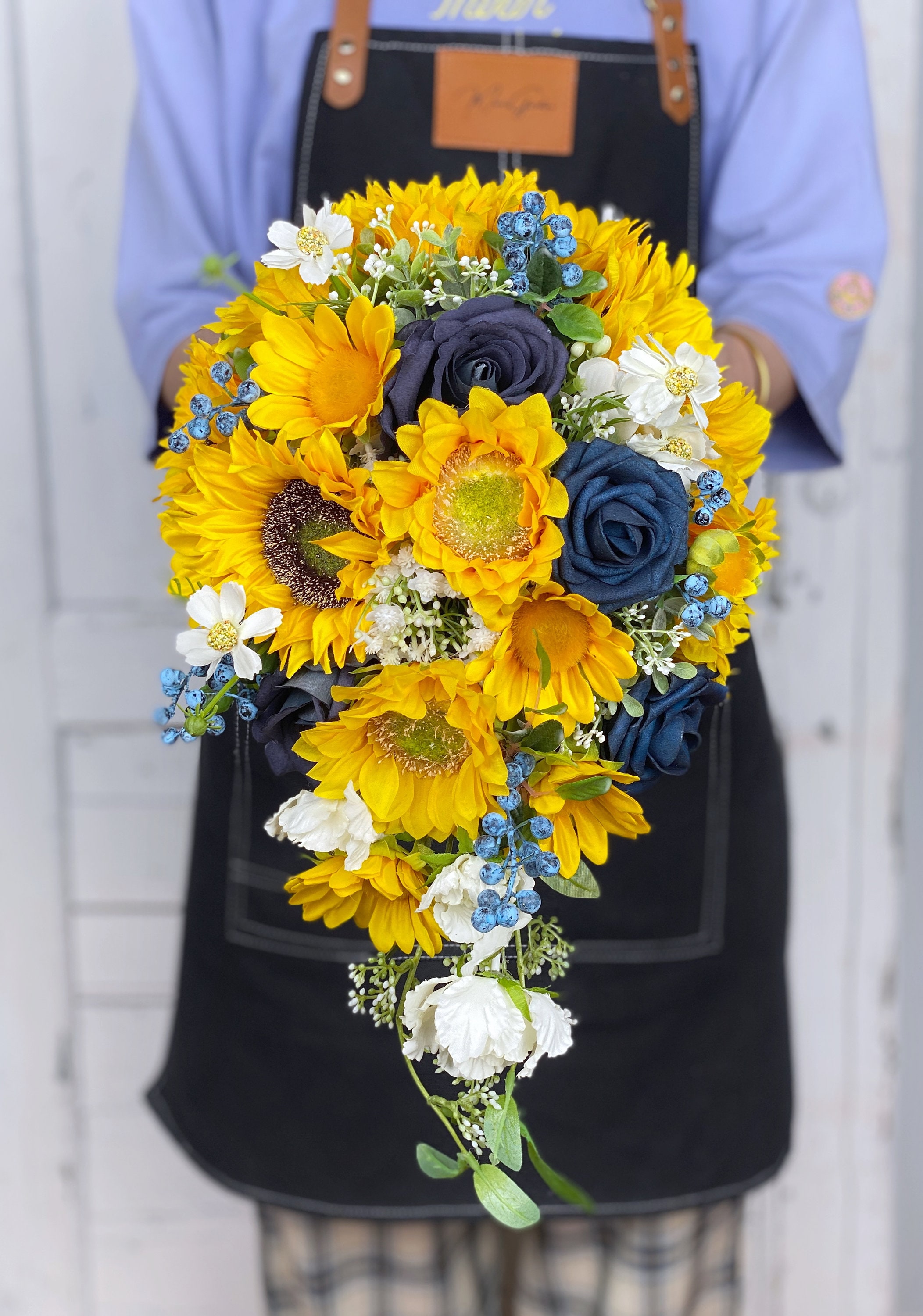 Sunflower and Navy Blue Bridal Bouquet, Sunflower Wedding Bouquet, Navy  Blue Bouquet, Boho Wedding Bouquet - Etsy, image size:2104x3000