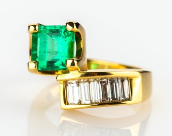 Damenring 750er Gold mit Smaragd und Diamanten