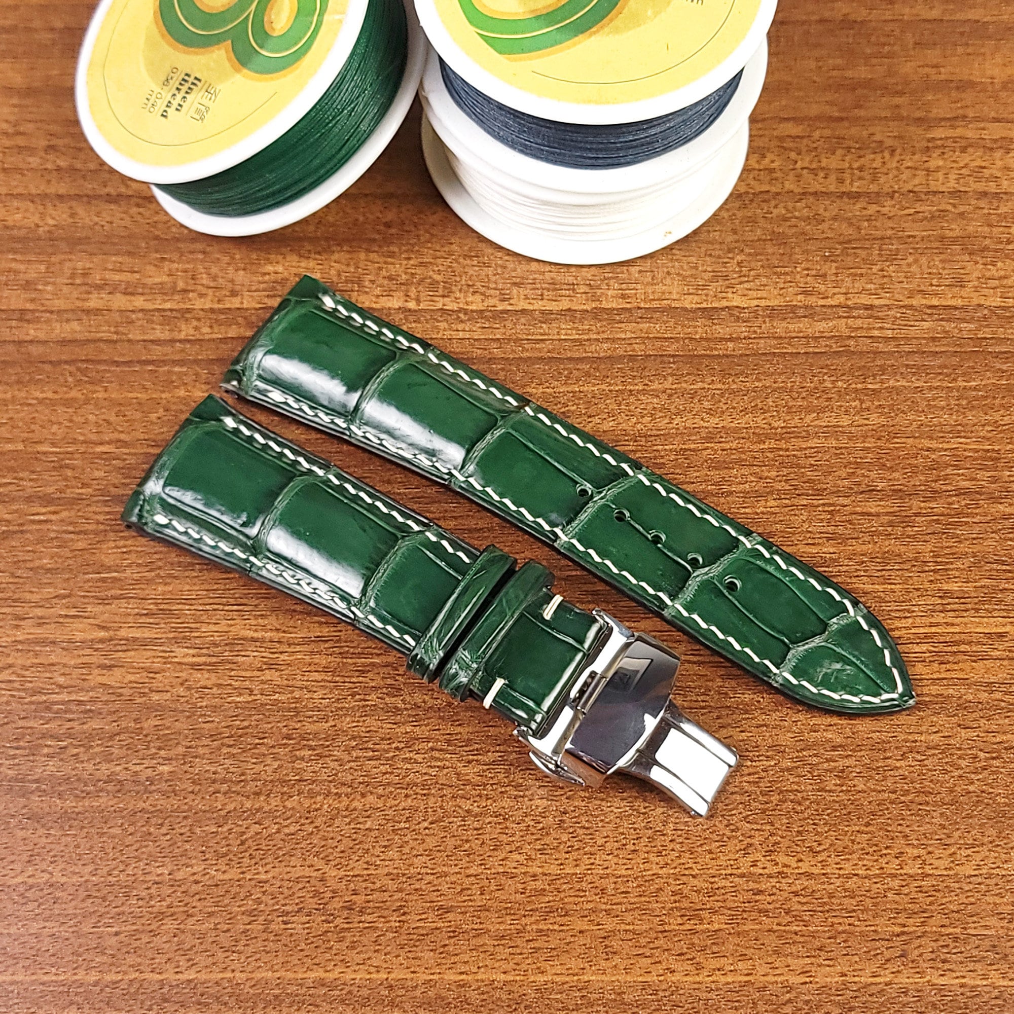 ブランケット Custom Green Alligator Watch Strap: 20mm Leather Band, White