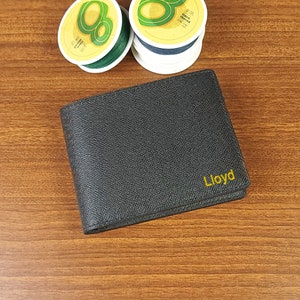 Cartera de cuero Taiga negra personalizada para hombre, cartera de cuero grabada para hombre, cartera plegable de cuero de grano completo personalizada, regalos personalizados para hijo.