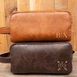 Prezenty dla drużbów Monogramowana kosmetyczka PU Leather Dopp Kit Torba na zestaw do golenia Męska kosmetyczka PU Leather Prezent dla ojca Prezent na Boże Narodzenie