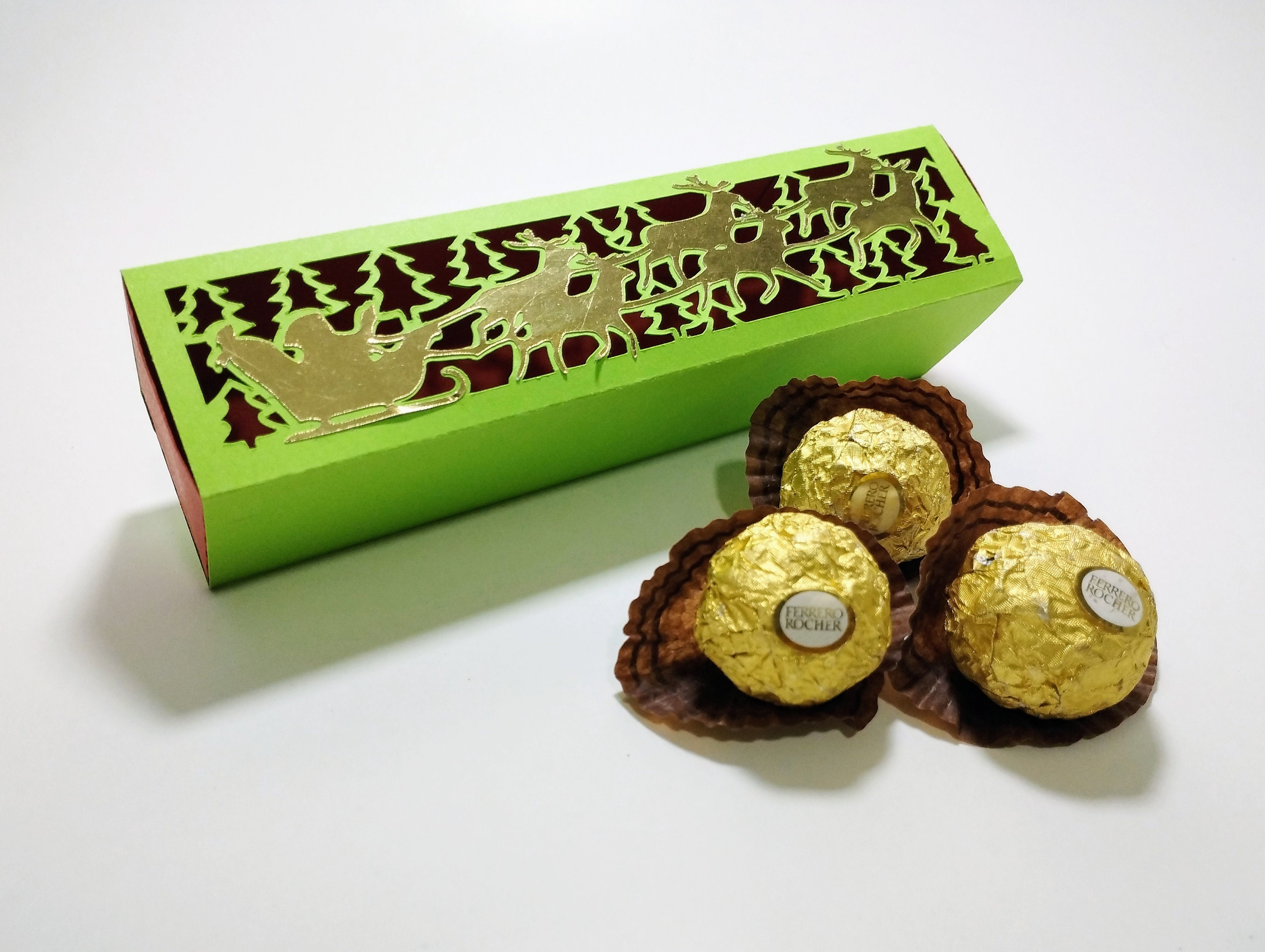 Fichier de découpe SVG Boîte cadeau chocolat Père Noël et rennes Porte-bonbons Fichier de découpe Cricut Modèle Boîte à dragées Boîte à bonbonnière Fichier de Noël