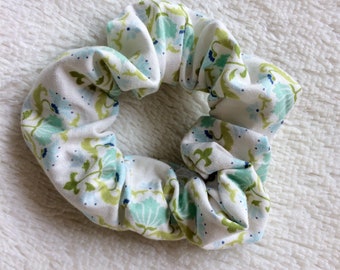 Scrunchie, green checkered/gingham pattern