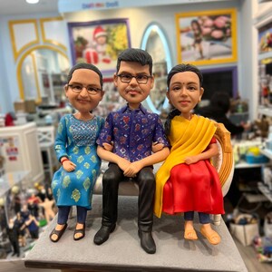 Custom couple bobbleheads,Personalized wedding cake toppers,anniversary gifts as lovers,gifts for wedding,Couple souvenirs,Christmas gifts.