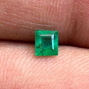 100% Natural Emerald Green Color Gemstone Square Shape Faceted AAA Quality Emerald Loose Gemstone For Jewelry Making (3.50x4 mm) 0.20 Ct