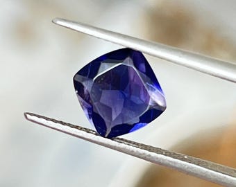 100 % naturlig blå iolit, kuddformad fasetterad lös ädelsten, 1,90 ct, storlek 9 x 9 mm