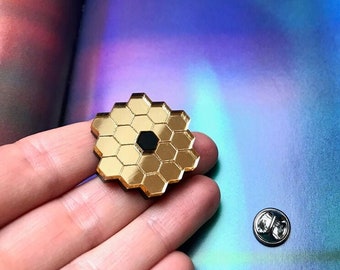 JWST pin-badge, reversspeld van James Webb Space Telescope