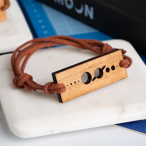 Kosmisches Holzarmband, Sonnensystem Armband