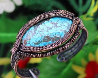 Pulsera de brazalete envuelta en alambre de turquesa Pulsera de brazalete de turquesa Pulsera de brazalete hecha a mano Joyería de envoltura de alambre de cobre de turquesa Regalo para ella