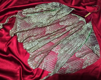 C1900s Lace Shawl ~ Floral pattern ~ Women's dress Accessories.