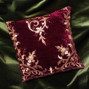 EUROPEAN PILLOWCASE OTTOMAN OPULENCE main image 1