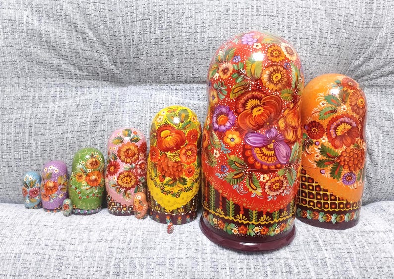 Muñecas rusas - 10 muñecas en 1 / Pintadas a mano con arte popular / Muñecas rusas con traje tradicional ucraniano / Muñecas rusas personalizadas / Muñecas étnicas imagen 7