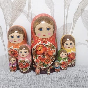 Muñecas rusas - 10 muñecas en 1 / Pintadas a mano con arte popular / Muñecas rusas con traje tradicional ucraniano / Muñecas rusas personalizadas / Muñecas étnicas imagen 6