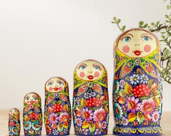 Conjunto de muñecas Matryoshka pintadas a mano: Muñecas Matryoshka florales