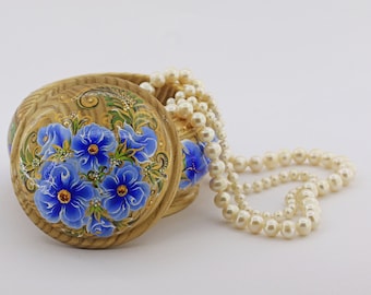 Boîte à bijoux peinte ukrainienne| Boîte en bois peinte à la main avec fleur bleue| Boîte à bijoux pour alliances| Boîte à bagues de voyage | Boîte à bijoux en bois de frêne